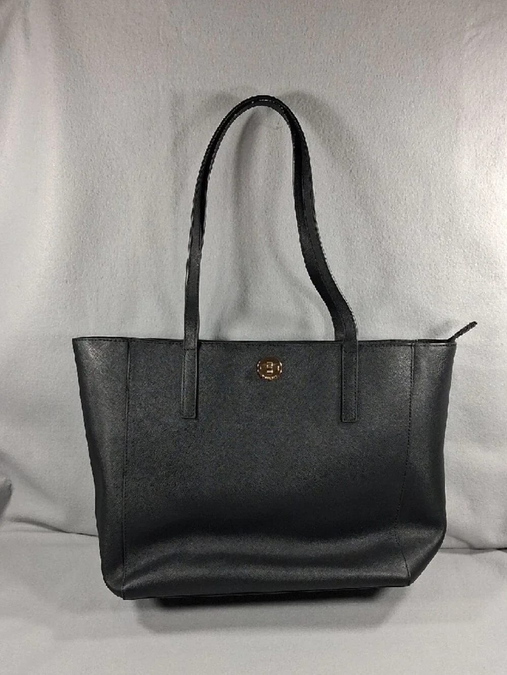 Michael Kors Black Saffiano Tote with Gold Logo - Picture 3 of 11